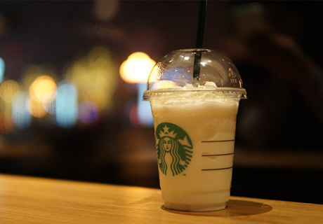 52岁的星巴克，得不到年轻人的心！