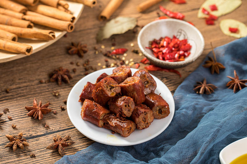 周黑鸭盘中暴跌超25％，被传2023年净利或仅1.5亿元